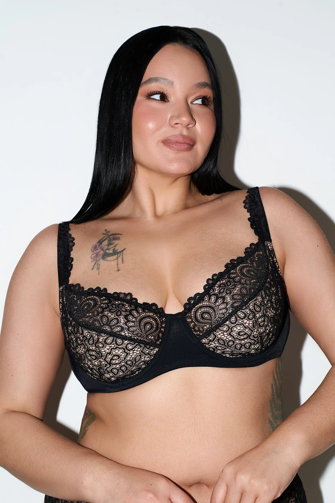 Бюстгальтер с тонкой чашкой