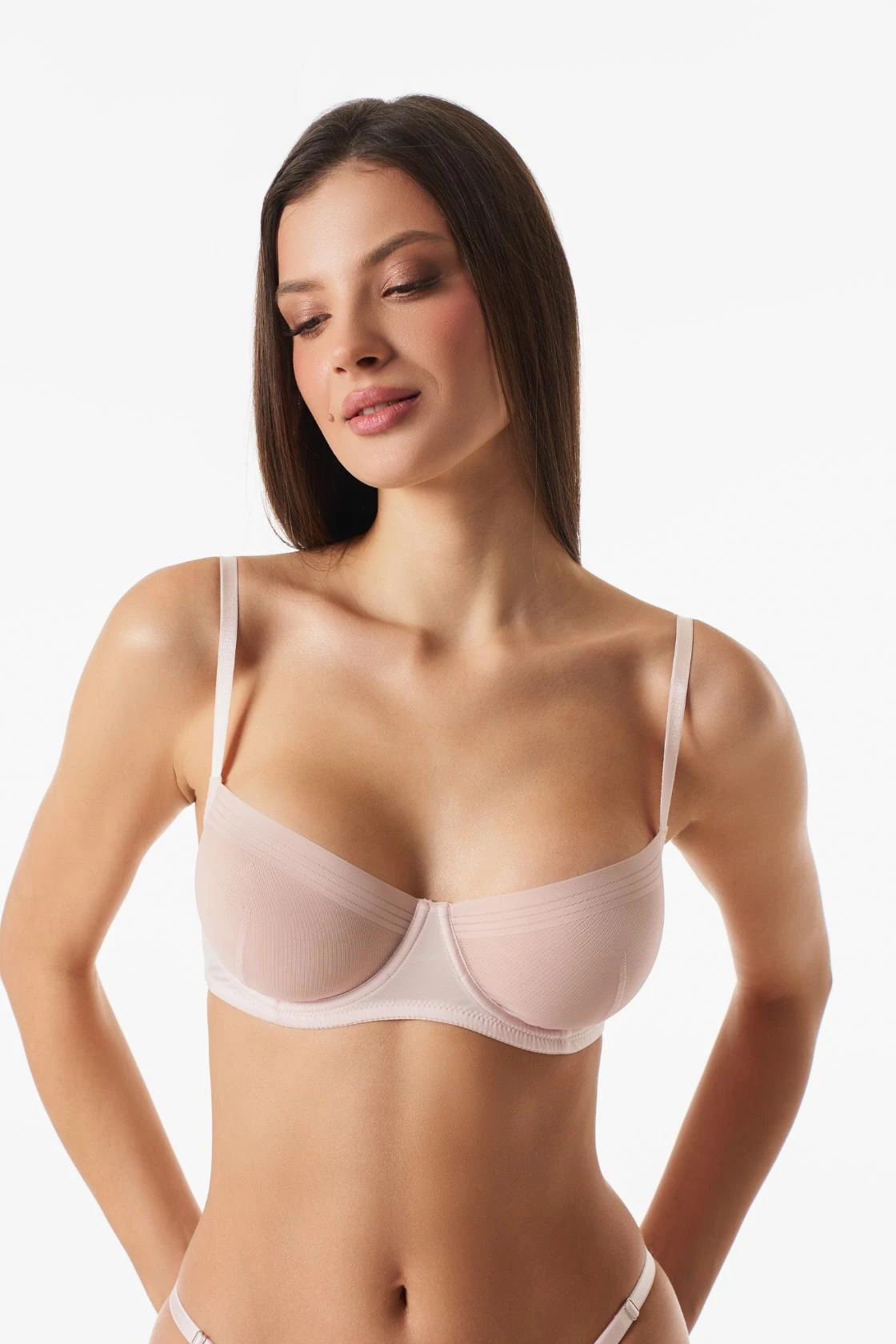Бюстгальтер с мягкой чашкой