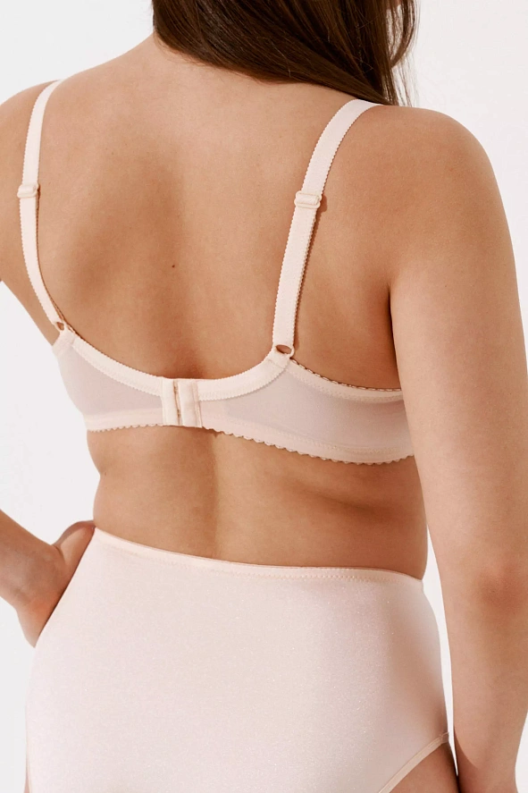 Бюстгальтер с мягкой чашкой