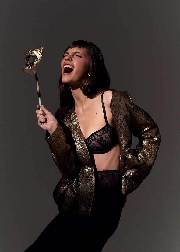 Бюстгальтер с мягкой чашкой